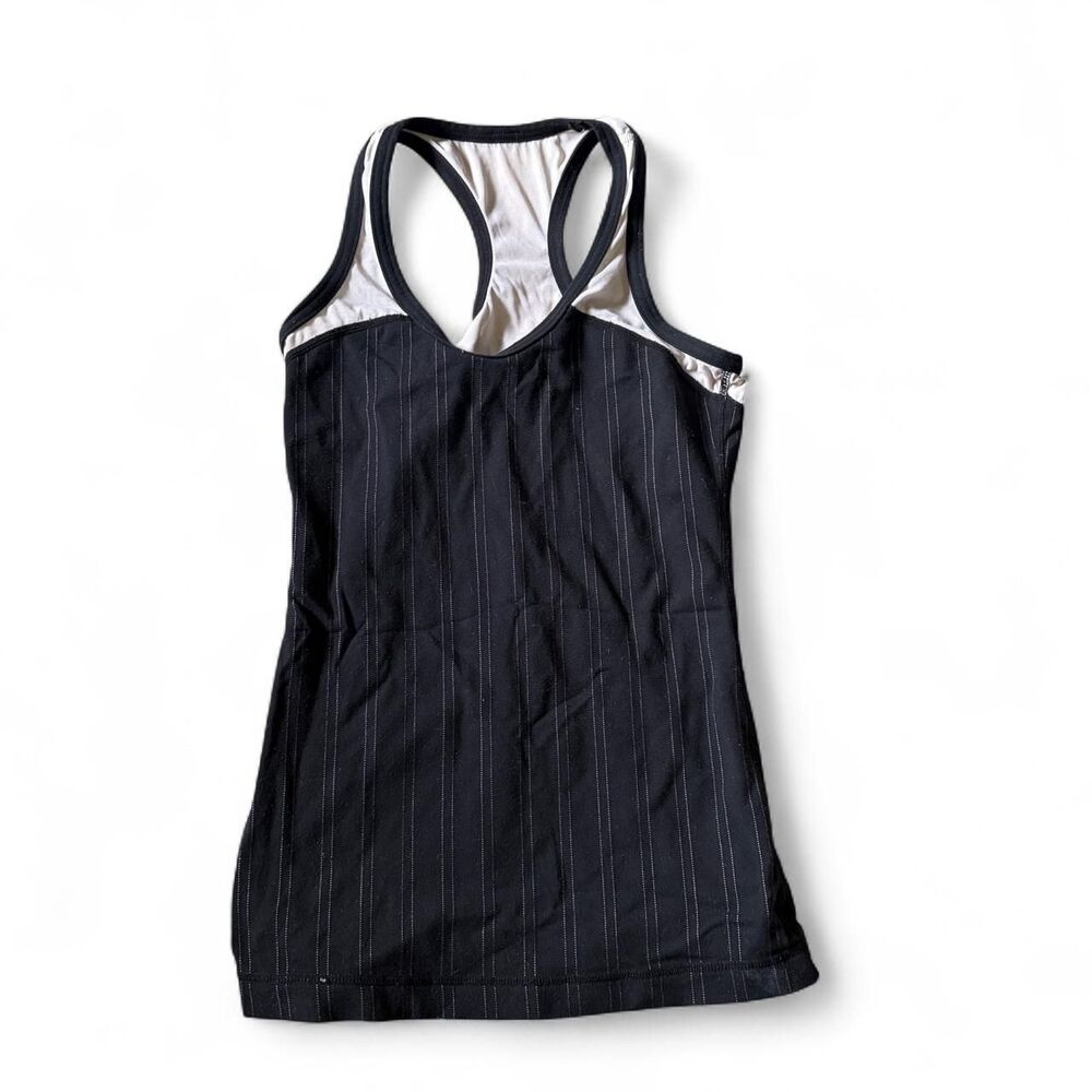 Lululemon Women's Black and White Vest